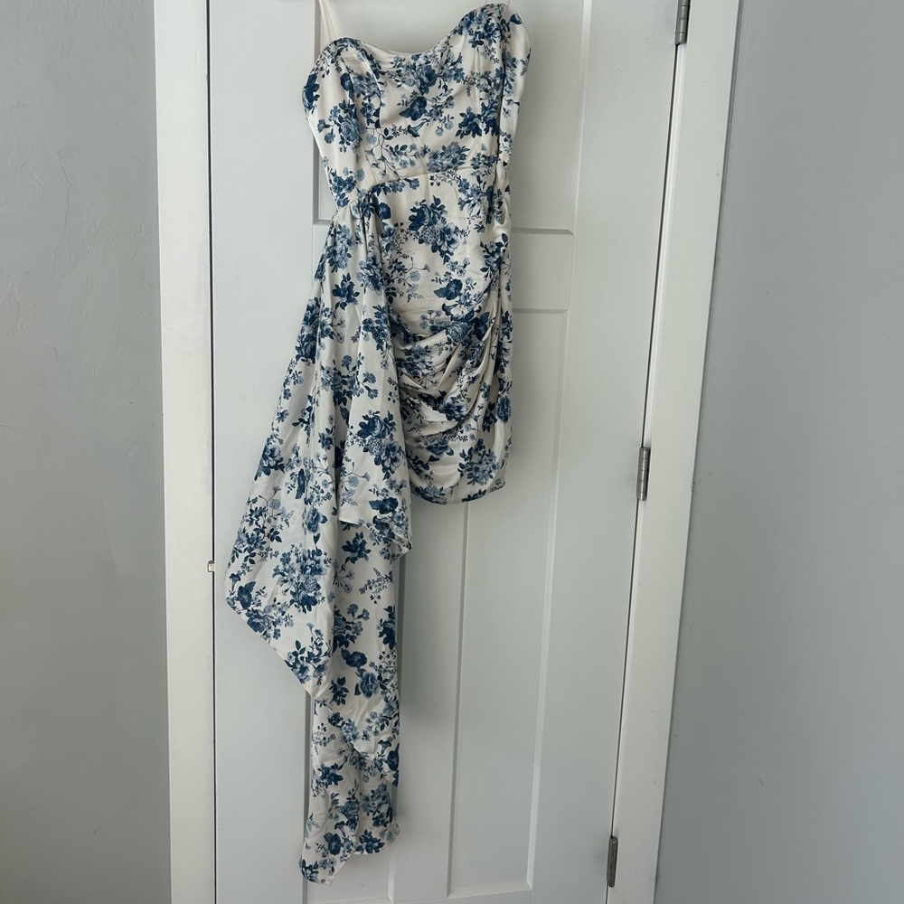 Formal floral dress- NWOT